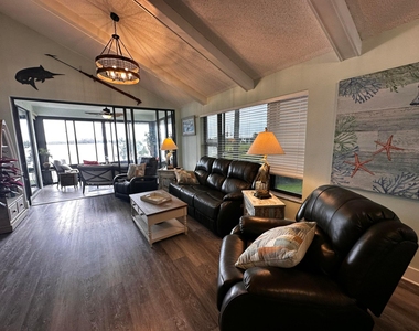 6142 Se Landing Way - Photo Thumbnail 25