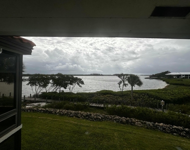6142 Se Landing Way - Photo Thumbnail 9