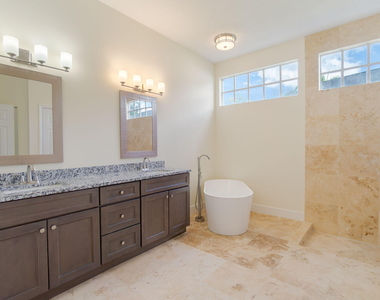 1070 Sweet Briar Place - Photo Thumbnail 20