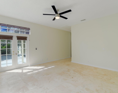 1070 Sweet Briar Place - Photo Thumbnail 19