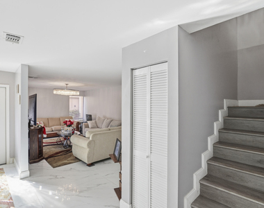 4260 Nw 114th Terrace - Photo Thumbnail 1