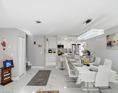 4260 Nw 114th Terrace - Photo Thumbnail 3