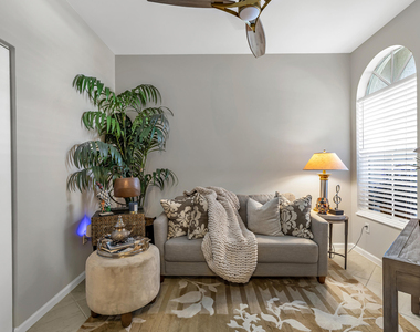 6407 Bella Circle - Photo Thumbnail 5
