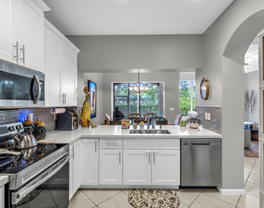 6407 Bella Circle - Photo Thumbnail 3