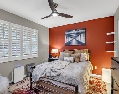 6407 Bella Circle - Photo Thumbnail 17