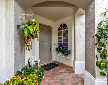 6407 Bella Circle - Photo Thumbnail 1