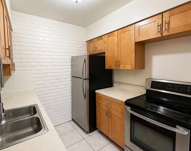 4151 Nw 30th Terrace - Photo Thumbnail 3