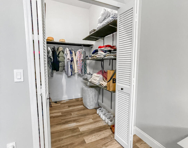 12989 Meadowbreeze Drive - Photo Thumbnail 10