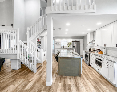 12989 Meadowbreeze Drive - Photo Thumbnail 13