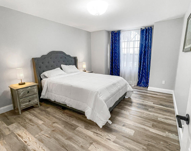 12989 Meadowbreeze Drive - Photo Thumbnail 23