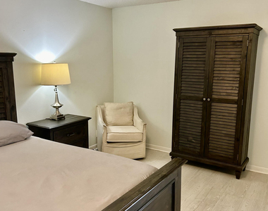 2153 Amesbury Circle - Photo Thumbnail 14