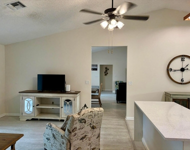 2153 Amesbury Circle - Photo Thumbnail 7
