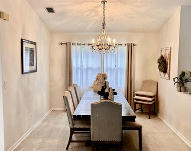 2153 Amesbury Circle - Photo Thumbnail 2