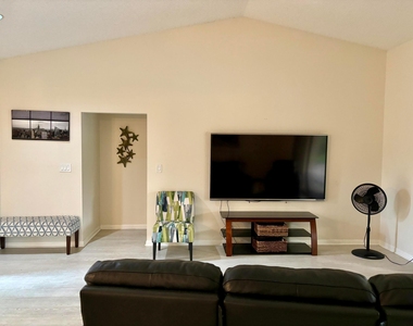2153 Amesbury Circle - Photo Thumbnail 23