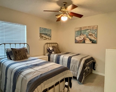 2153 Amesbury Circle - Photo Thumbnail 17