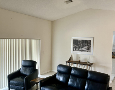 2153 Amesbury Circle - Photo Thumbnail 5