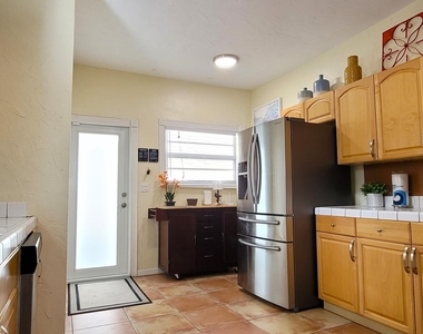 517 31st Street - Photo Thumbnail 10