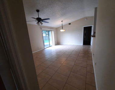 3912 Sw Mccrory Street - Photo Thumbnail 2