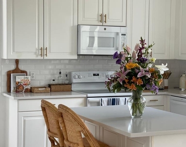 4600 Mariners Cove Drive - Photo Thumbnail 8
