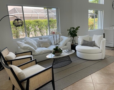 4600 Mariners Cove Drive - Photo Thumbnail 2