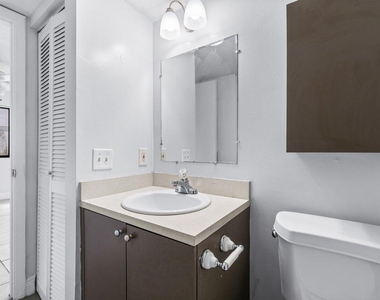 1837 Nw 94th Avenue - Photo Thumbnail 8