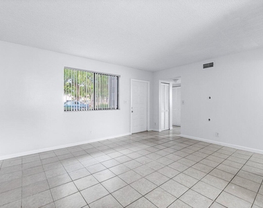 1837 Nw 94th Avenue - Photo Thumbnail 4