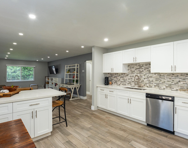 13487 Barwick Road - Photo Thumbnail 11