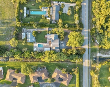 13487 Barwick Road - Photo Thumbnail 2