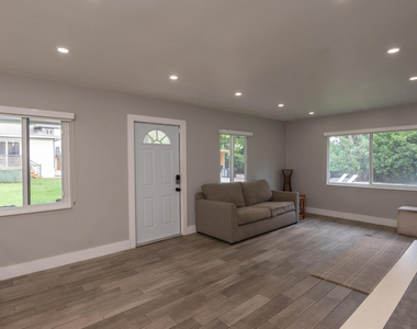 13487 Barwick Road - Photo Thumbnail 3