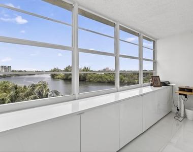 1170 N Federal Highway - Photo Thumbnail 13