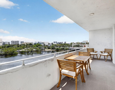 1170 N Federal Highway - Photo Thumbnail 8