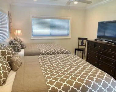 3211 Seaward Drive - Photo Thumbnail 4
