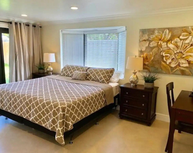 3211 Seaward Drive - Photo Thumbnail 12