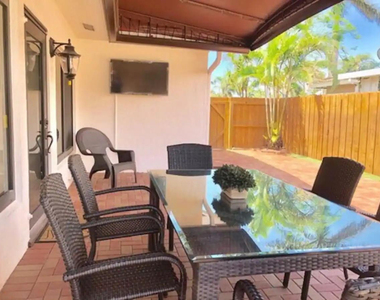 3211 Seaward Drive - Photo Thumbnail 5