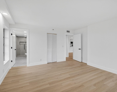 14475 Strathmore Lane - Photo Thumbnail 13