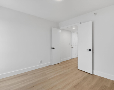 14475 Strathmore Lane - Photo Thumbnail 18