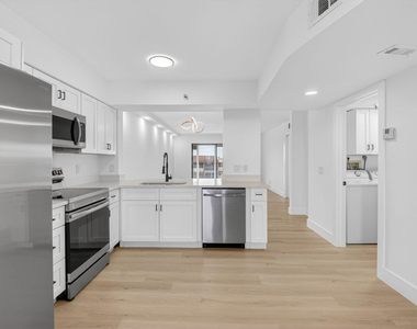 14475 Strathmore Lane - Photo Thumbnail 2