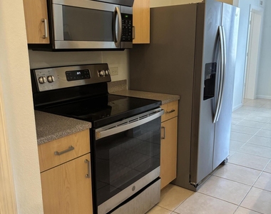 533 Ne 3rd Avenue - Photo Thumbnail 12
