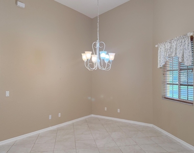 6510 Oxford Circle - Photo Thumbnail 6