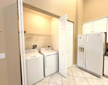 6510 Oxford Circle - Photo Thumbnail 7