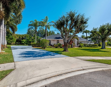 15495 Rolling Meadows Circle - Photo Thumbnail 4