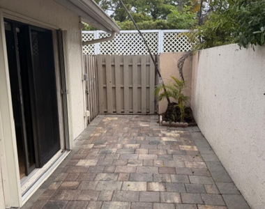 3076 S Oakland Forest Drive - Photo Thumbnail 11