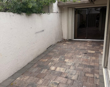 3076 S Oakland Forest Drive - Photo Thumbnail 10