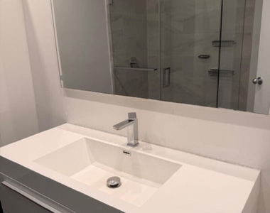 3076 S Oakland Forest Drive - Photo Thumbnail 9