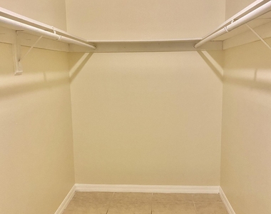 405 Executive Center Drive - Photo Thumbnail 11