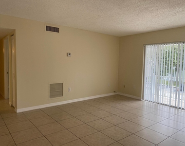 405 Executive Center Drive - Photo Thumbnail 7