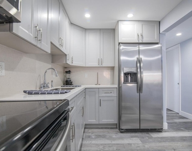 320 S Surf Road - Photo Thumbnail 11
