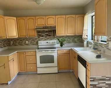 2289 Se Seamist Street - Photo Thumbnail 5
