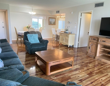 2400 S Ocean Drive - Photo Thumbnail 4