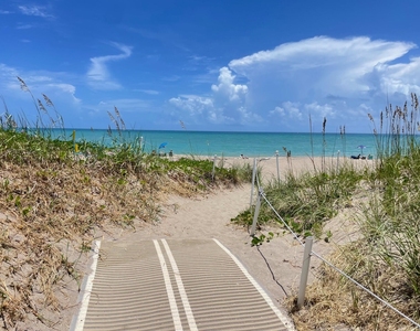 2400 S Ocean Drive - Photo Thumbnail 17